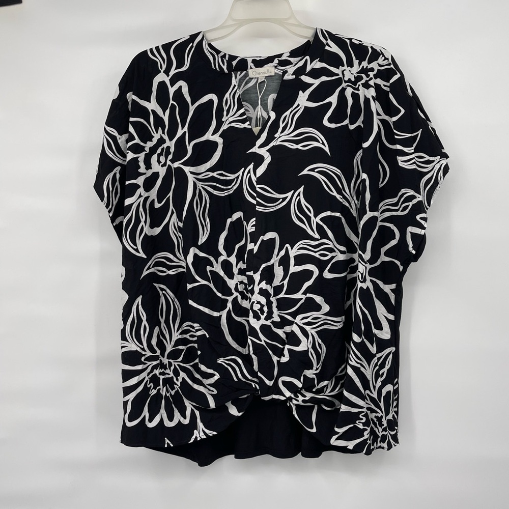 Chenault NWT rayon blend black white floral blouse